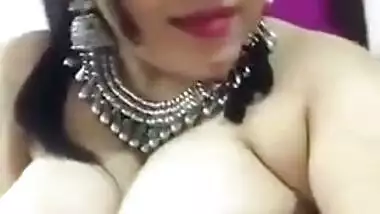 Hot milky bhabi showing her nude body