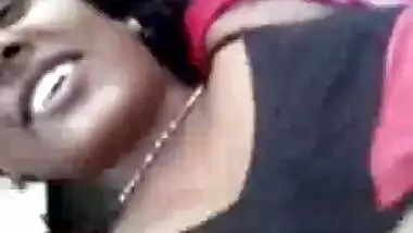Sexy MMS Of Lovely Indian Village Aunty In Forest