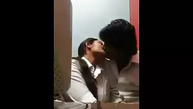 Free Indian porn videos teen girl with lover