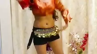 Desi Bhabi Sexy Dance