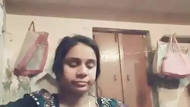 Cute Indian Dehati girl showing pussy on cam