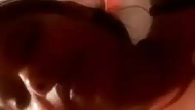 Sexy Desi Bhabi Shows Her Wet Pussy and Boobs on Video Call