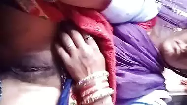 Hairy pussy showing xxx desi village bhabhi