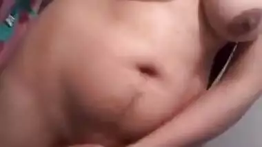 Sexy desi hot mom nude selfie