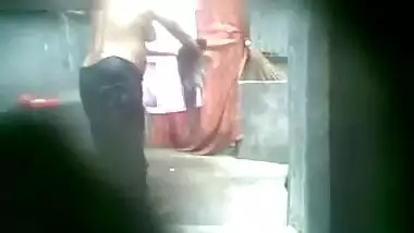 Desi Bhabhi Leaked Bath MMS