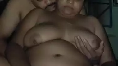 Pressing Big Chubby Boobs Of Bengali Aunty