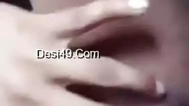 Today Exclusive -desi Girl Play With Her Bobs