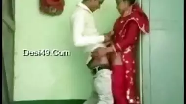 Indian gal caught drilled by lover in standing pose in Desi mms video