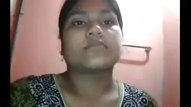 Bangladesh college girl shows her pussy