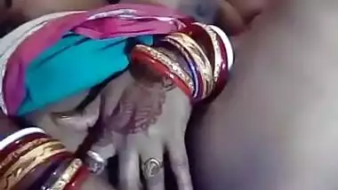 Local desi mami masturbating using brinjal inside pussy