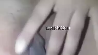 Desi Girl Shows Her Boobs And Pussy