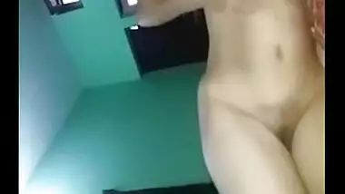 Desi mms clip of a sexy teen girl exposing