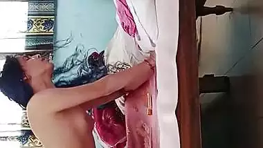 Slim Indian wife sex in doggy style viral MMS