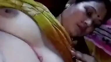 Chhota bachcha xxx sexy video fakiuyou busty indian porn at  Hotindianporn.mobi