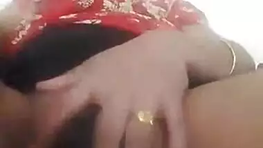 Mature pussy show video recorded for auntieâ€™s online friend