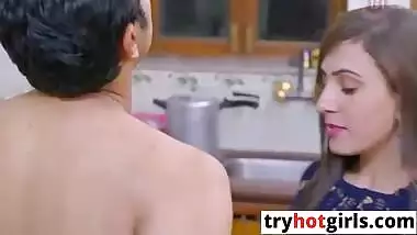 Indian Hot Sexy Bhabhi Ne Husband Ke Brother Ke Romance Kiya