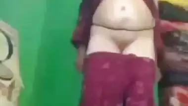 Busty aunty desi nude videos shared with lover