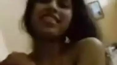 Young desi girl nude on video call