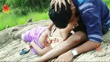Mallu office girl enjoying outdoor sex with Indian desi BOSS