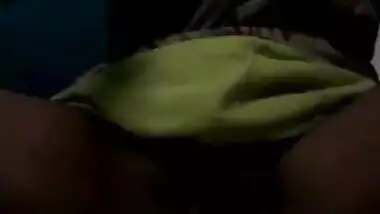 Desi village girl fingering pussy selfie video