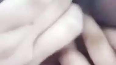 Super sexy Indian Girl Shows her Boobs and Fingering