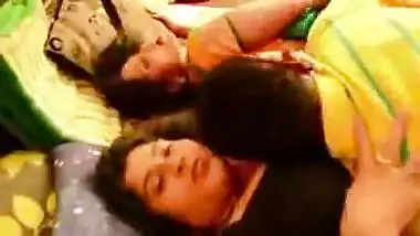 Indian threesome hot