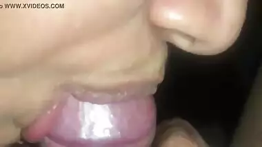 Super Closeup Sucking Video by a Very beautiful skiny and sexy Indian Lady