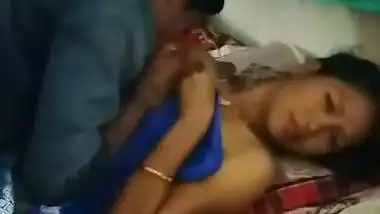 Bharatpur guy shares wife with friend in Nepali sex MMS