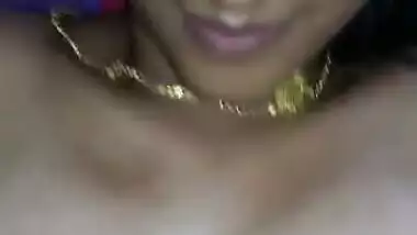 Sexy Sri LAnkan wife Blowjob