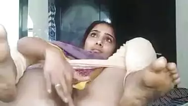 Naked Video Of Homely And Hot Telugu Girl Finger Fucking