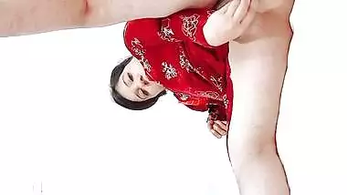 Sexy Pakistani Bhabhi dildoing pussy
