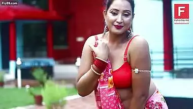 Desi sexy bhabi really hot photoshot