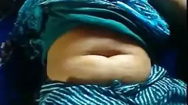 Hot Indian Wife navel show