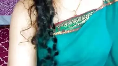 Green colour saree, newly married Indian bhabhi in hot video