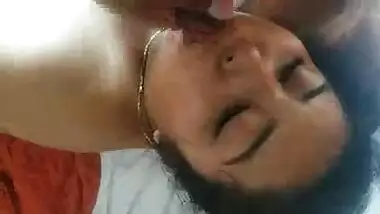 Goa aunty drinking cum after desi blowjob