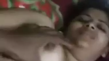 Amateur MMS video of guy who thrusts his XXX tool into the Desi MILF