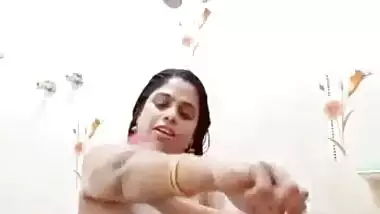 Malluhot aunty naked bath special video