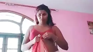 Swathi Naidu Covering Boobs With New Blouse