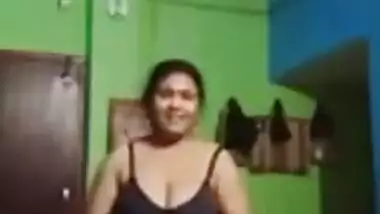 Bhabhi making nude clip for lover