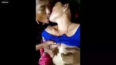 Sucking Next Door Bhabhi Tits