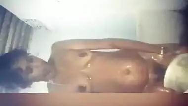 Tamil Lady Maya Bathing Video