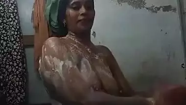 Desi flaunts her big XXX boobs taking the sex shower on camera