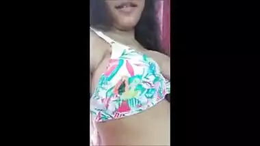 Horny girl showing boobs - Live sex