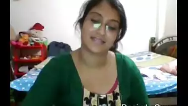 Sexy figure young bhabhi exposing her asset 2
