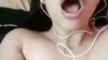 Desi beautiful girl video call fucking hard