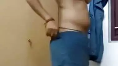 Desi hotty changing dresses on livecam for her lover