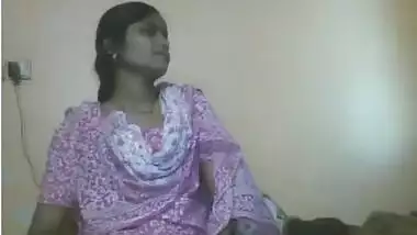 Indian newly wed bhabhi sucking her servant dick after lunch
