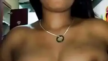 Srilankan sex girl stripping to nude viral clip