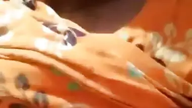 Beautiful Desi Babe Showing Boobs & Pussy