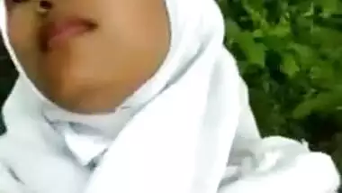 Muslim girl outdoor sex MMS movie scandal